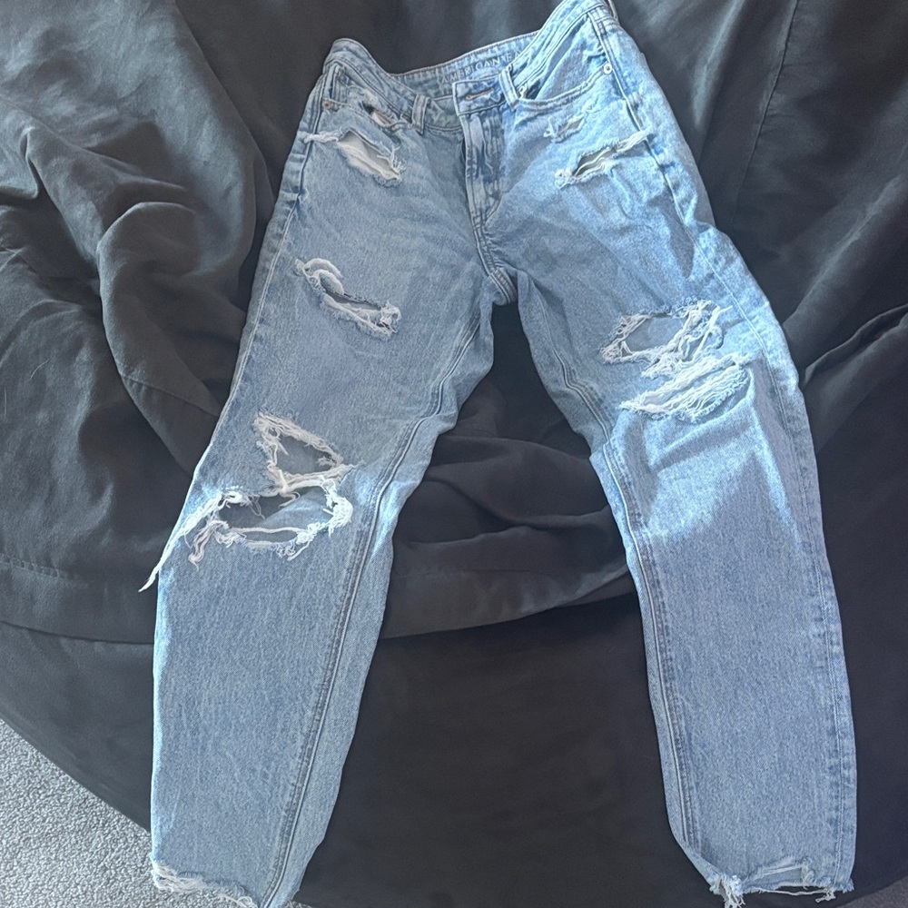 American Eagle Outfitters women’s Ripped Light Blue Jeans